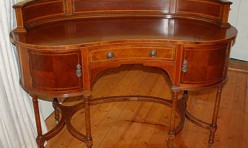 Kidney Shaped desk